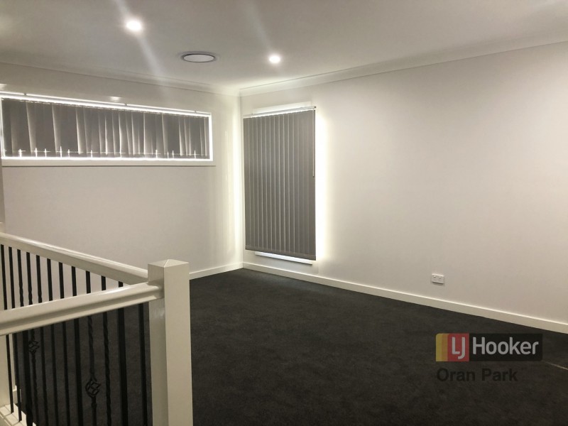 4 McCormack Street, Oran Park NSW 2570