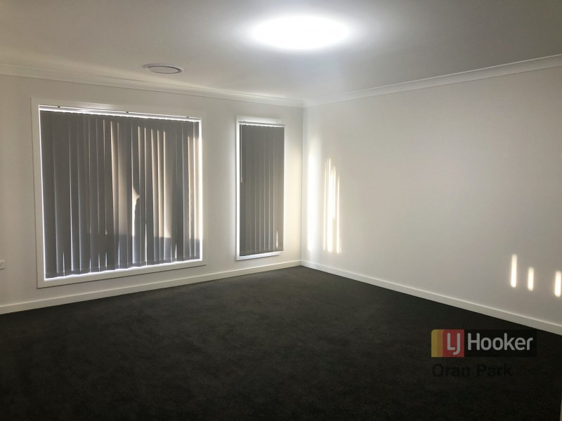 4 McCormack Street, Oran Park NSW 2570