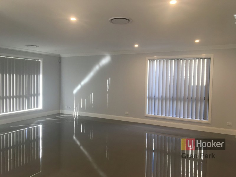 13 Hinton Loop, Oran Park NSW 2570