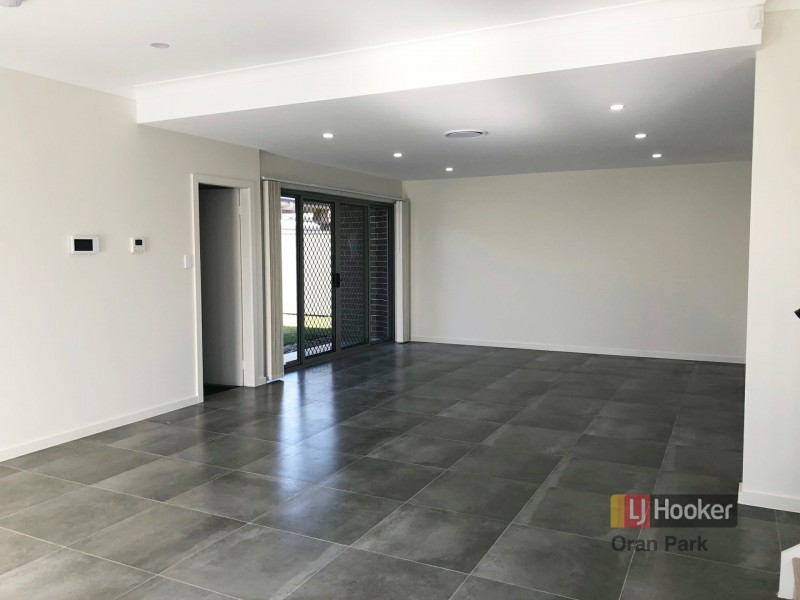 11 Forbes Street, Oran Park NSW 2570