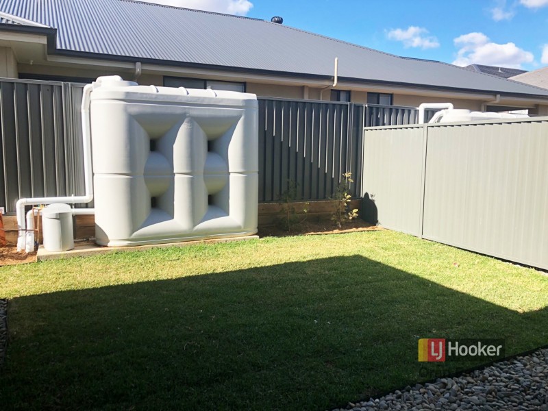 11 Forbes Street, Oran Park NSW 2570