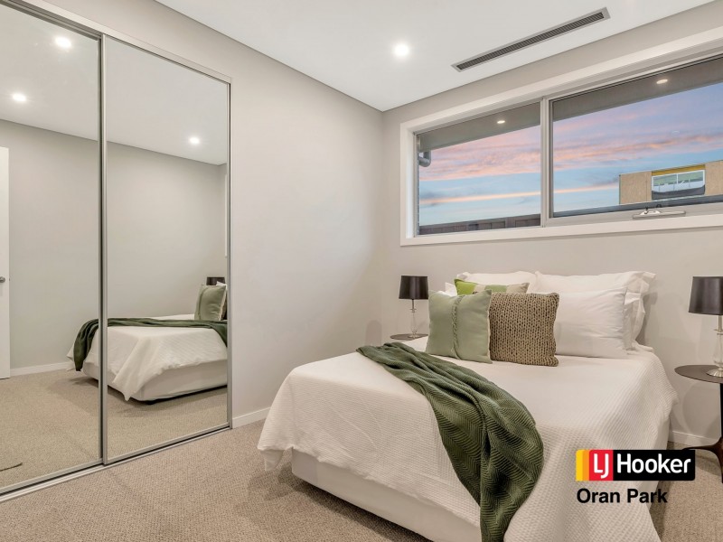 6 Forbes Street, Oran Park NSW 2570