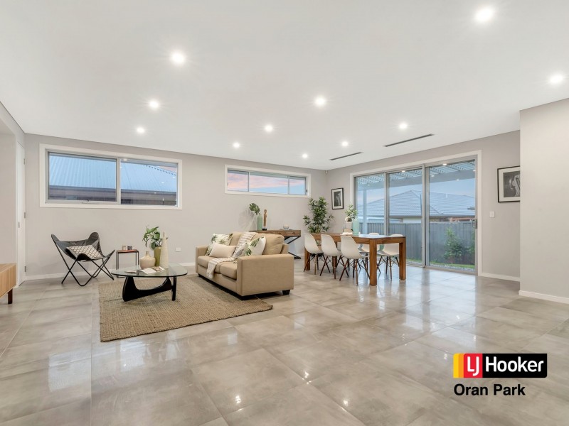 6 Forbes Street, Oran Park NSW 2570