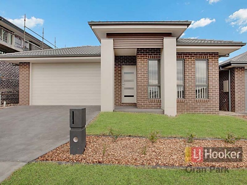 5 Lawrence Street, Oran Park NSW 2570