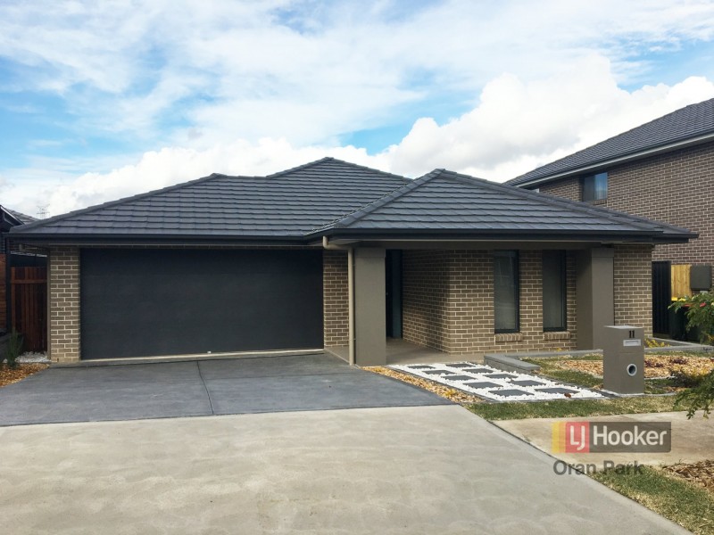 11 Hinton Loop, Oran Park NSW 2570