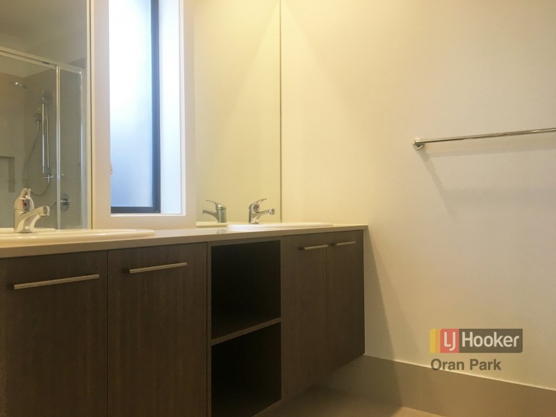 11 Hinton Loop, Oran Park NSW 2570