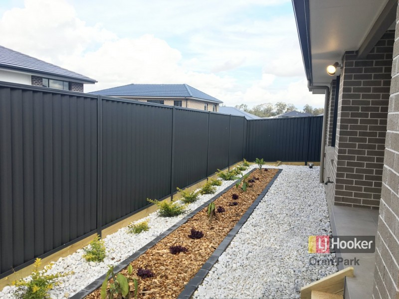 11 Hinton Loop, Oran Park NSW 2570