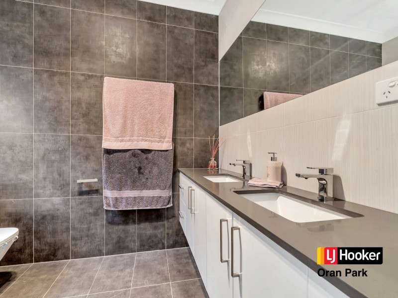4 Allison Circuit, Oran Park NSW 2570
