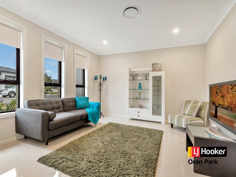 4 Allison Circuit, Oran Park NSW 2570
