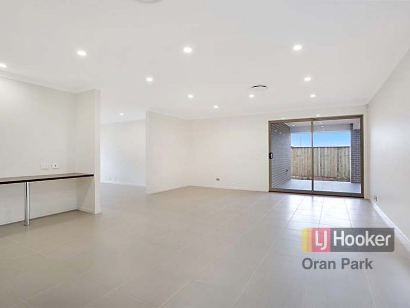 11 Jones Street, Oran Park NSW 2570