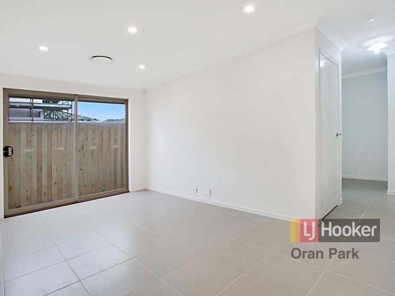 11 Jones Street, Oran Park NSW 2570