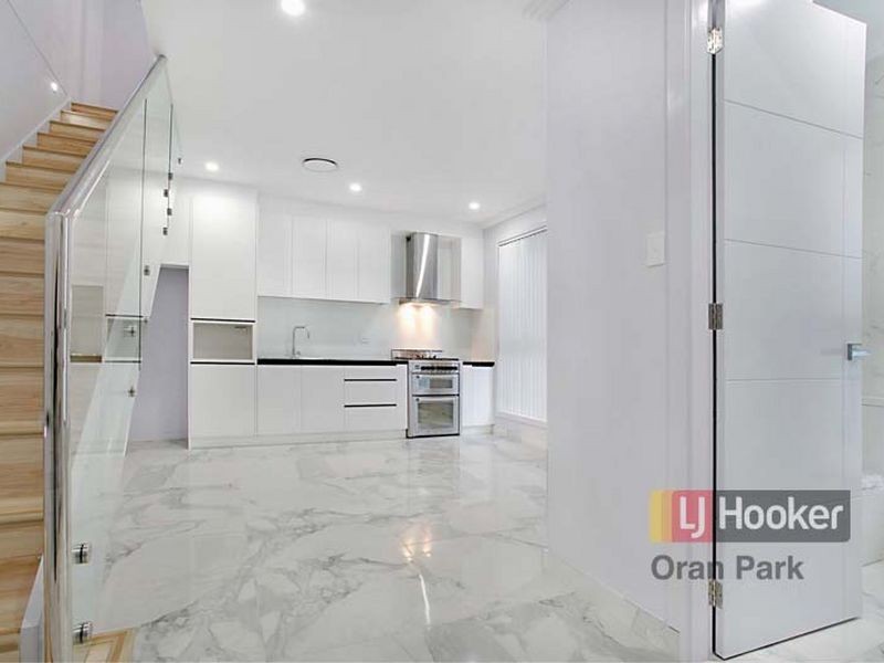 10a Bourne Ridge, Oran Park NSW 2570