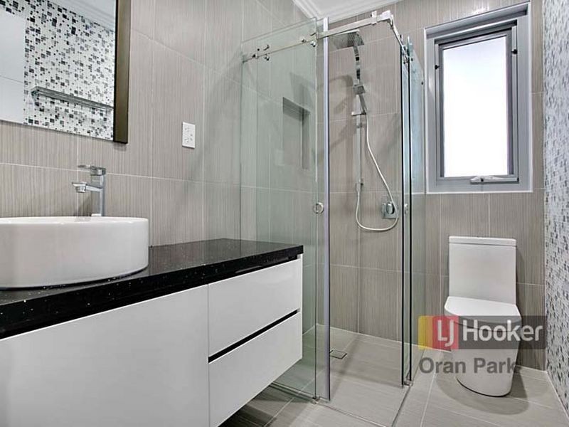 10a Bourne Ridge, Oran Park NSW 2570