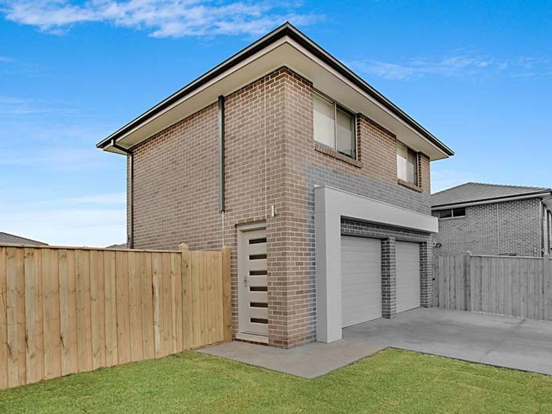220a South Circuit, Oran Park NSW 2570