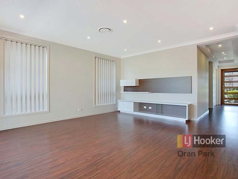 6 Bond Street, Oran Park NSW 2570