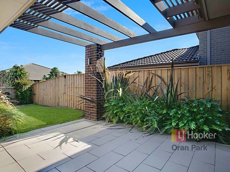 6 Bond Street, Oran Park NSW 2570