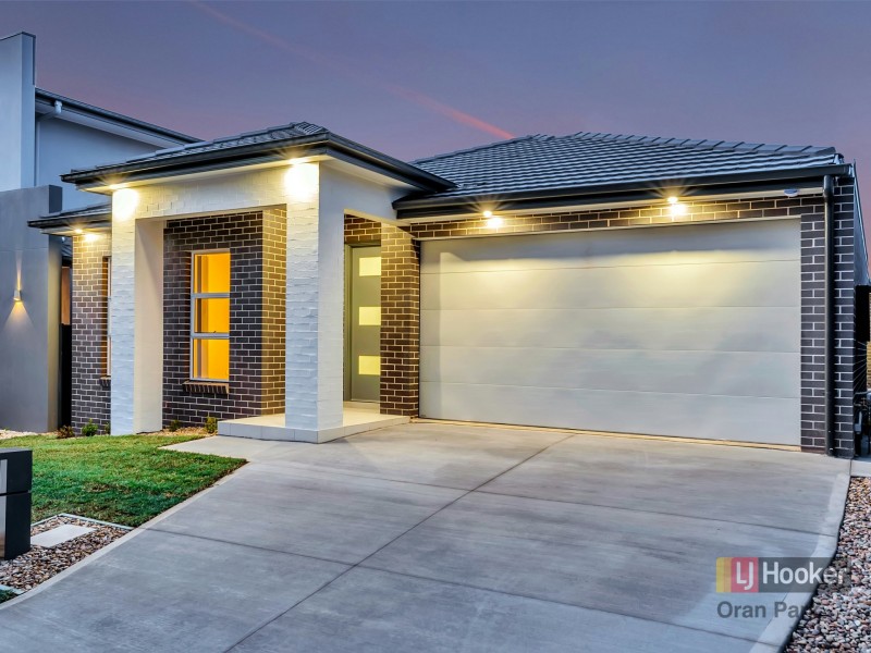 95 Sawsedge Avenue, Denham Court NSW 2565