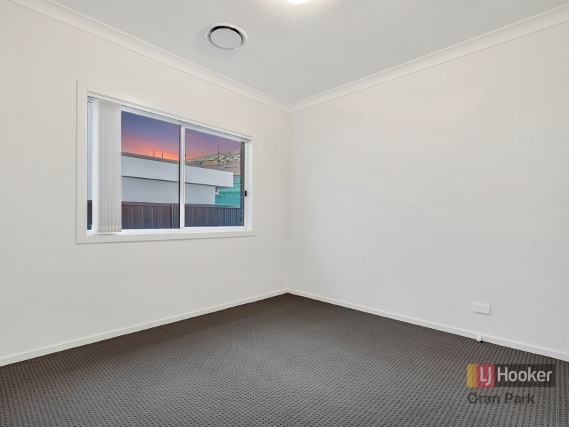 95 Sawsedge Avenue, Denham Court NSW 2565