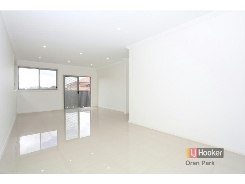 9b Hinton Loop, Oran Park NSW 2570