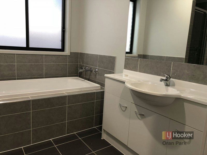 7 Yarra Avenue, Gregory Hills NSW 2557