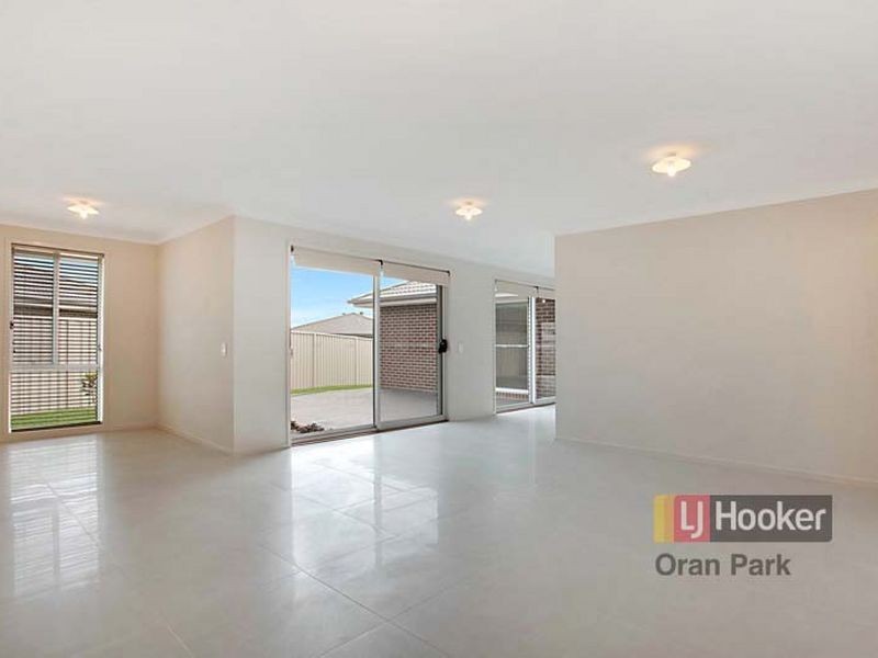 11 Richards Loop, Oran Park NSW 2570