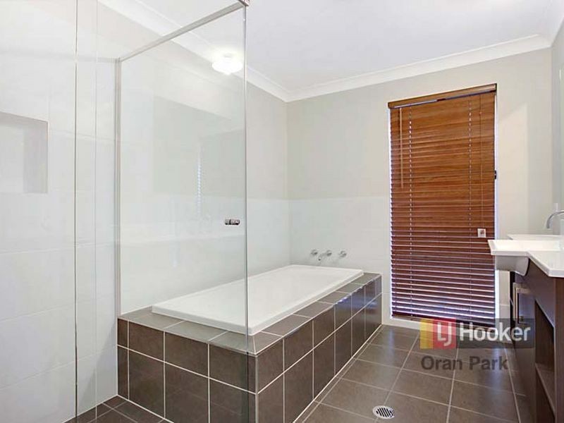11 Richards Loop, Oran Park NSW 2570