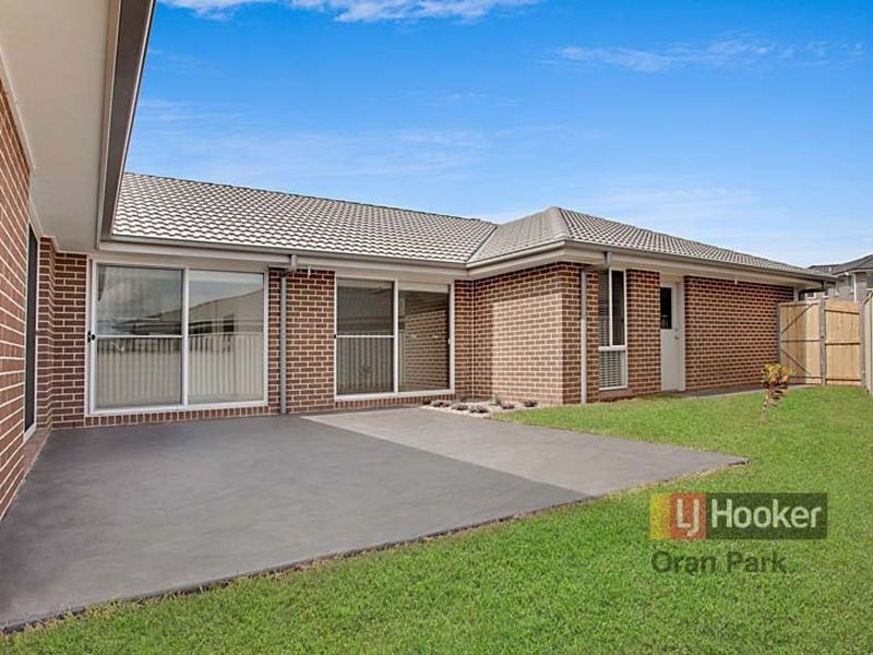 11 Richards Loop, Oran Park NSW 2570
