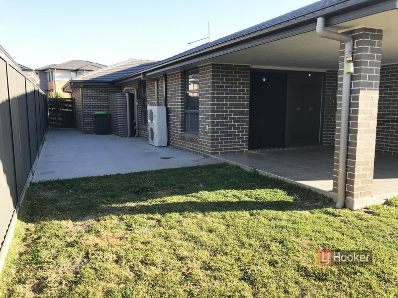 54 Bourne Ridge, Oran Park NSW 2570