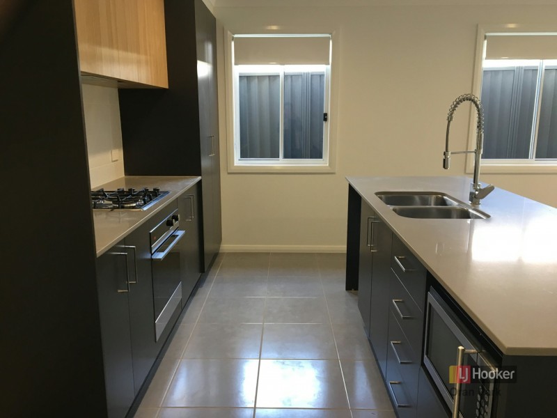 24 Arcadian Hills Crescent, Cobbitty NSW 2570