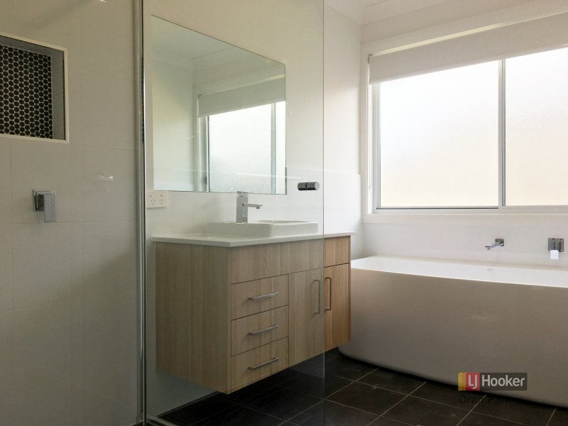 24 Arcadian Hills Crescent, Cobbitty NSW 2570