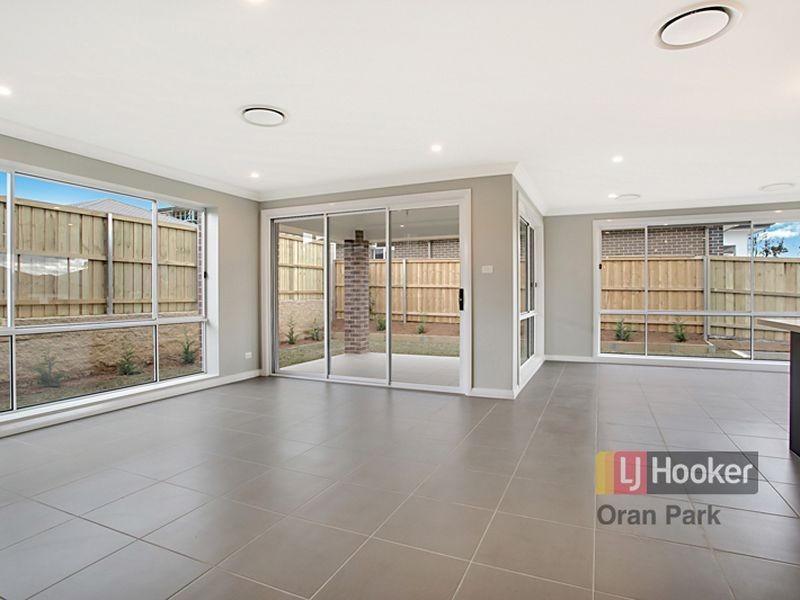 7 Smith Street, Oran Park NSW 2570