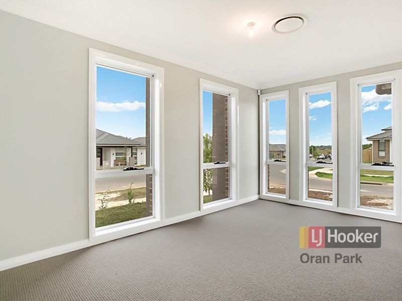 7 Smith Street, Oran Park NSW 2570