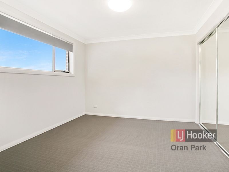 2/25 Franklin Grove, Oran Park NSW 2570
