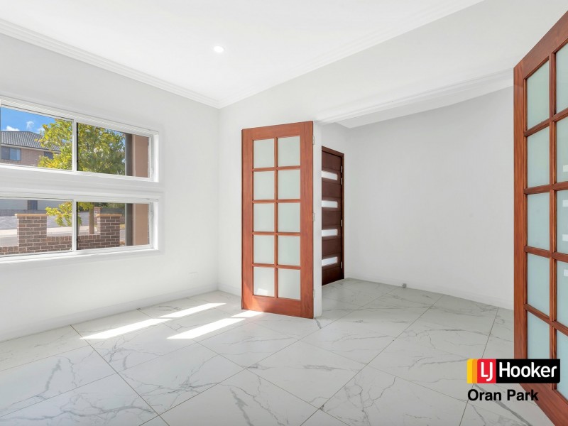 4b Kelly Street, Oran Park NSW 2570