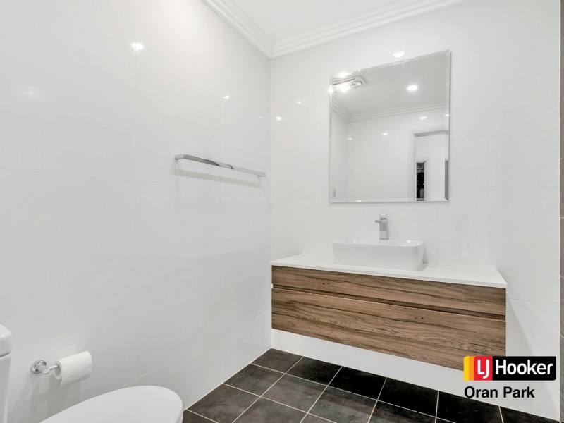 4b Kelly Street, Oran Park NSW 2570