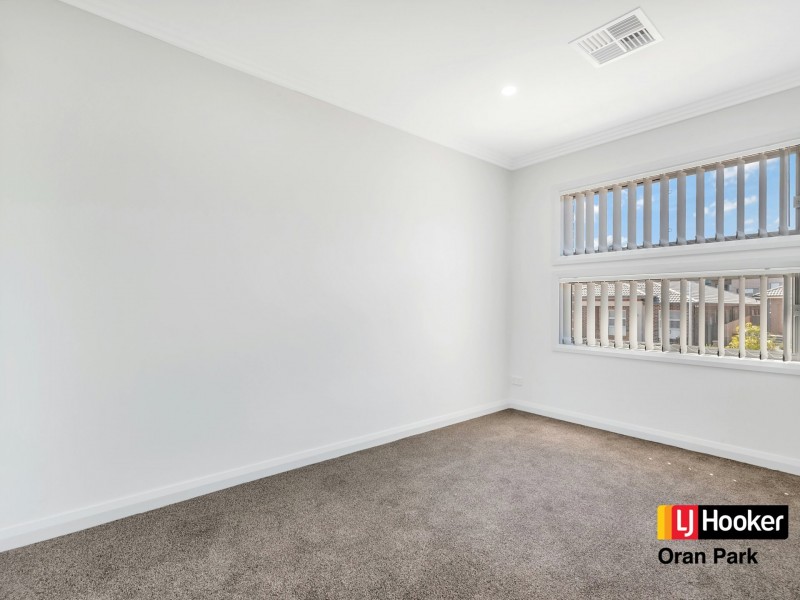 4b Kelly Street, Oran Park NSW 2570