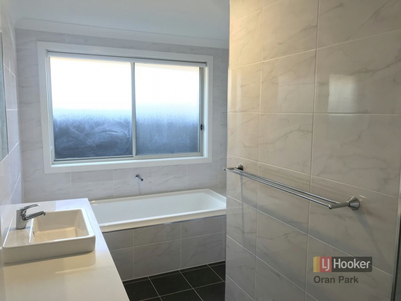 8 Ward Street, Oran Park NSW 2570