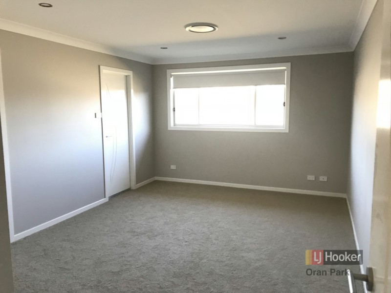 8 Ward Street, Oran Park NSW 2570