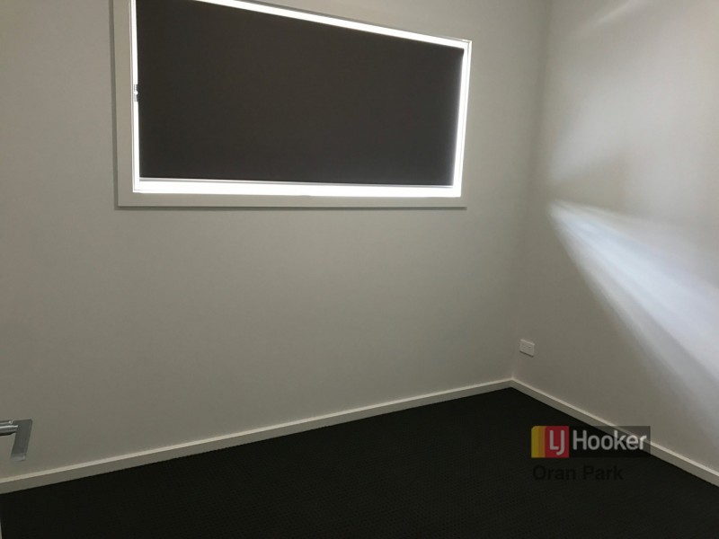 21 Lawrence Street, Oran Park NSW 2570