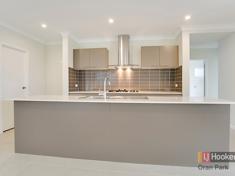 68 Bourne Ridge, Oran Park NSW 2570