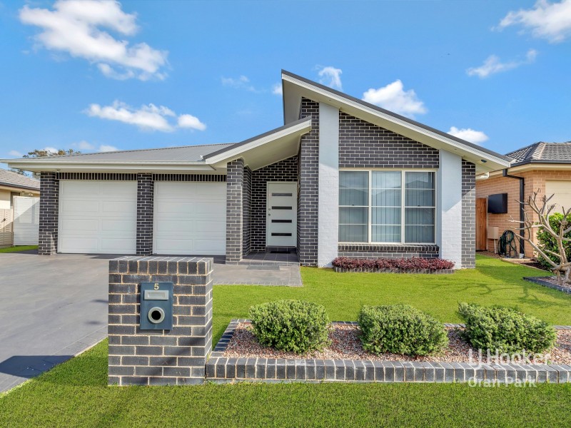 5 Gall Place, Oran Park NSW 2570