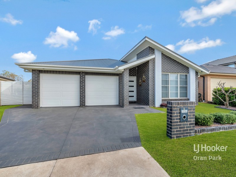 5 Gall Place, Oran Park NSW 2570