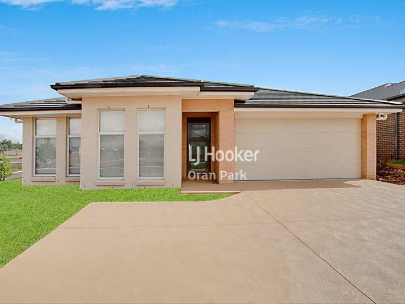 18 Buckingham Loop, Oran Park NSW 2570