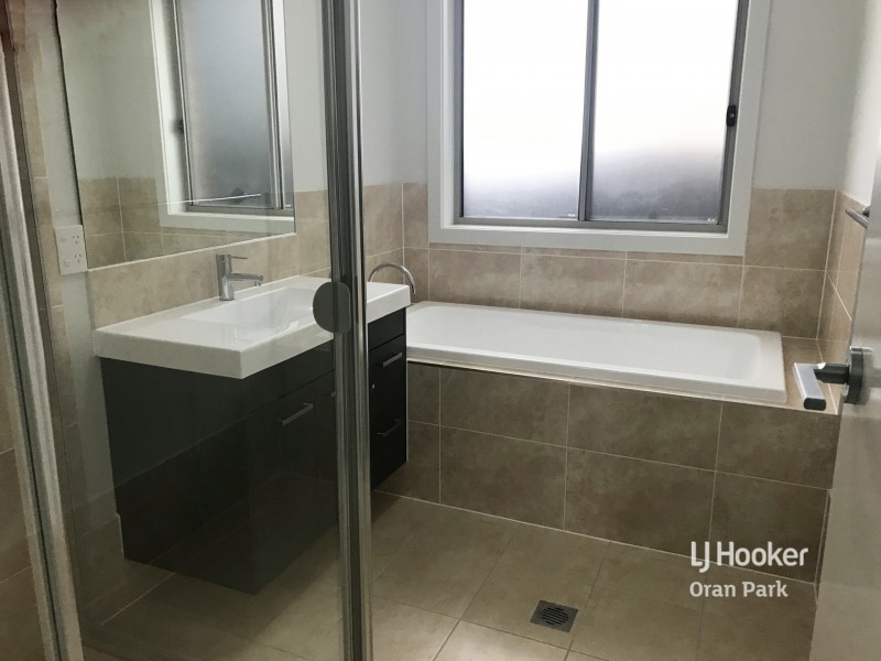 5 Boden Crescent, Oran Park NSW 2570