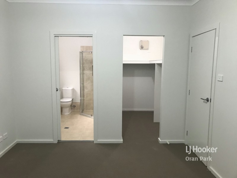 5 Boden Crescent, Oran Park NSW 2570