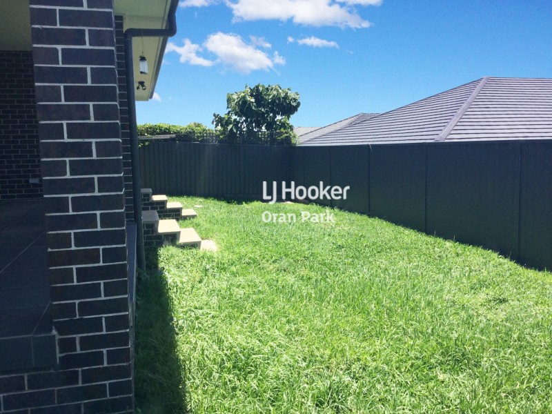 11 Atlee Street, Oran Park NSW 2570