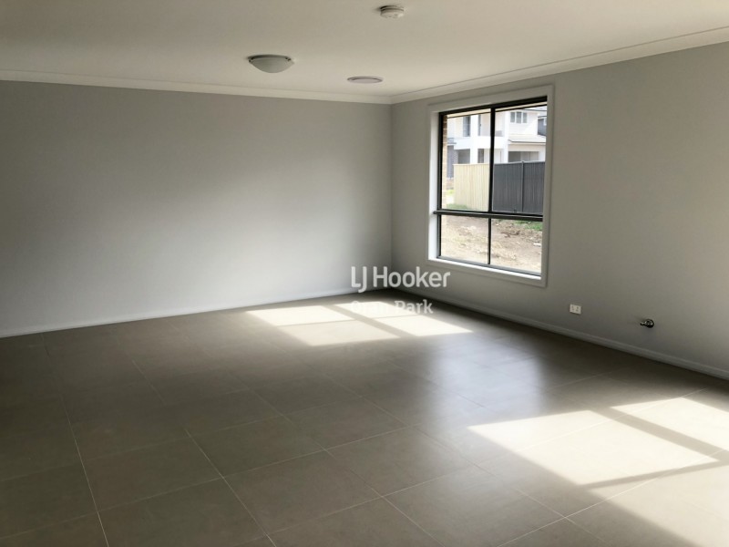 10 Wear Street, Oran Park NSW 2570