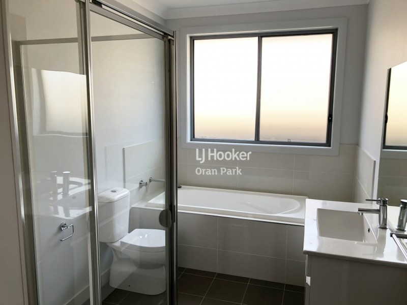 10 Wear Street, Oran Park NSW 2570