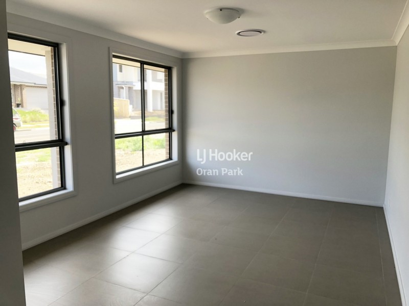 10 Wear Street, Oran Park NSW 2570