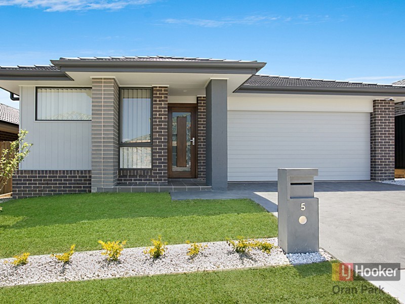5 Bourne Ridge, Oran Park NSW 2570